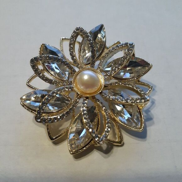 Gold Tone Floral Layered Brooch Pin Faux Pearl Center Rhinestones 1.5" - Picture 1 of 4